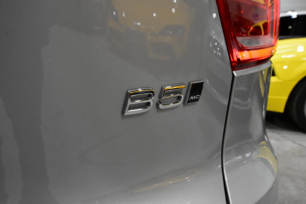 Volvo XC40 B5 AWD Core Bright Theme 2025