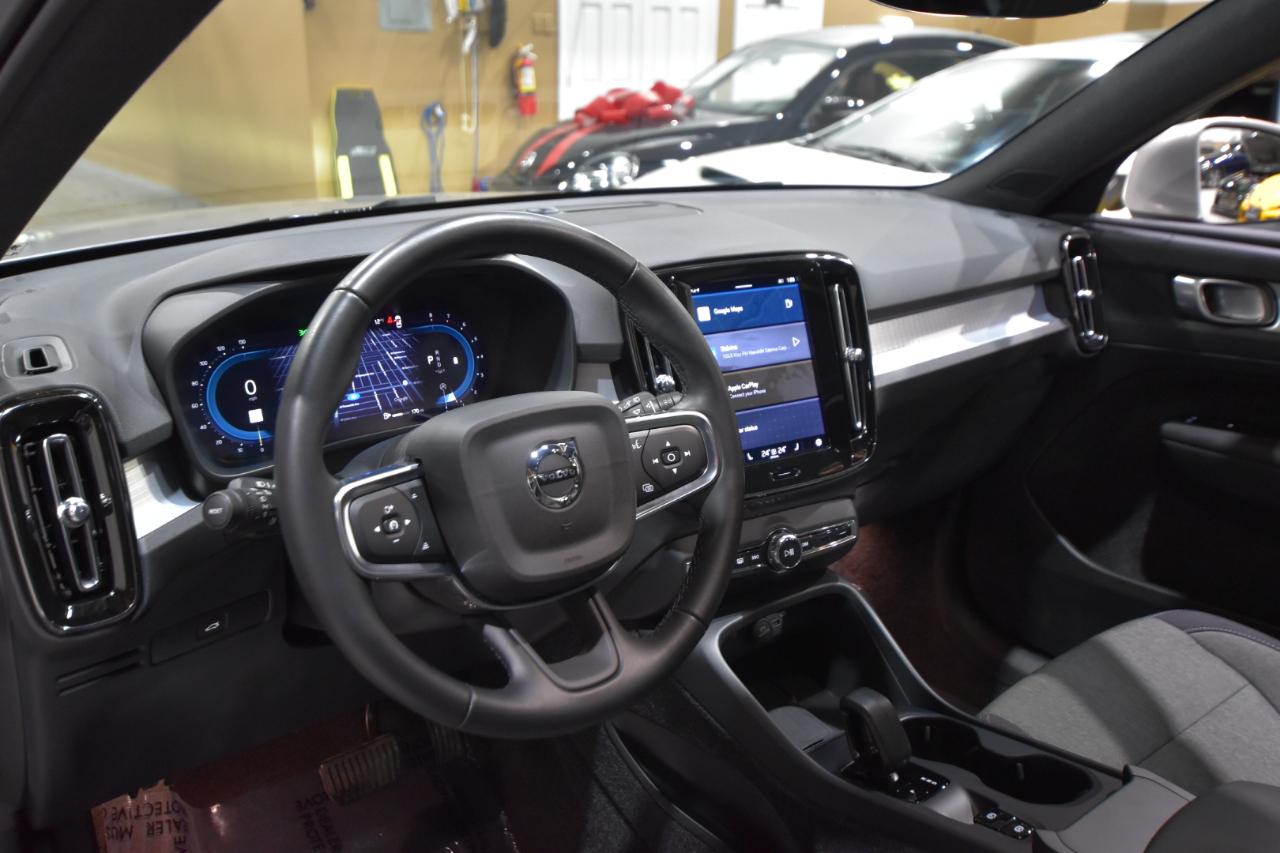 Volvo XC40 B5 AWD Core Bright Theme 2025