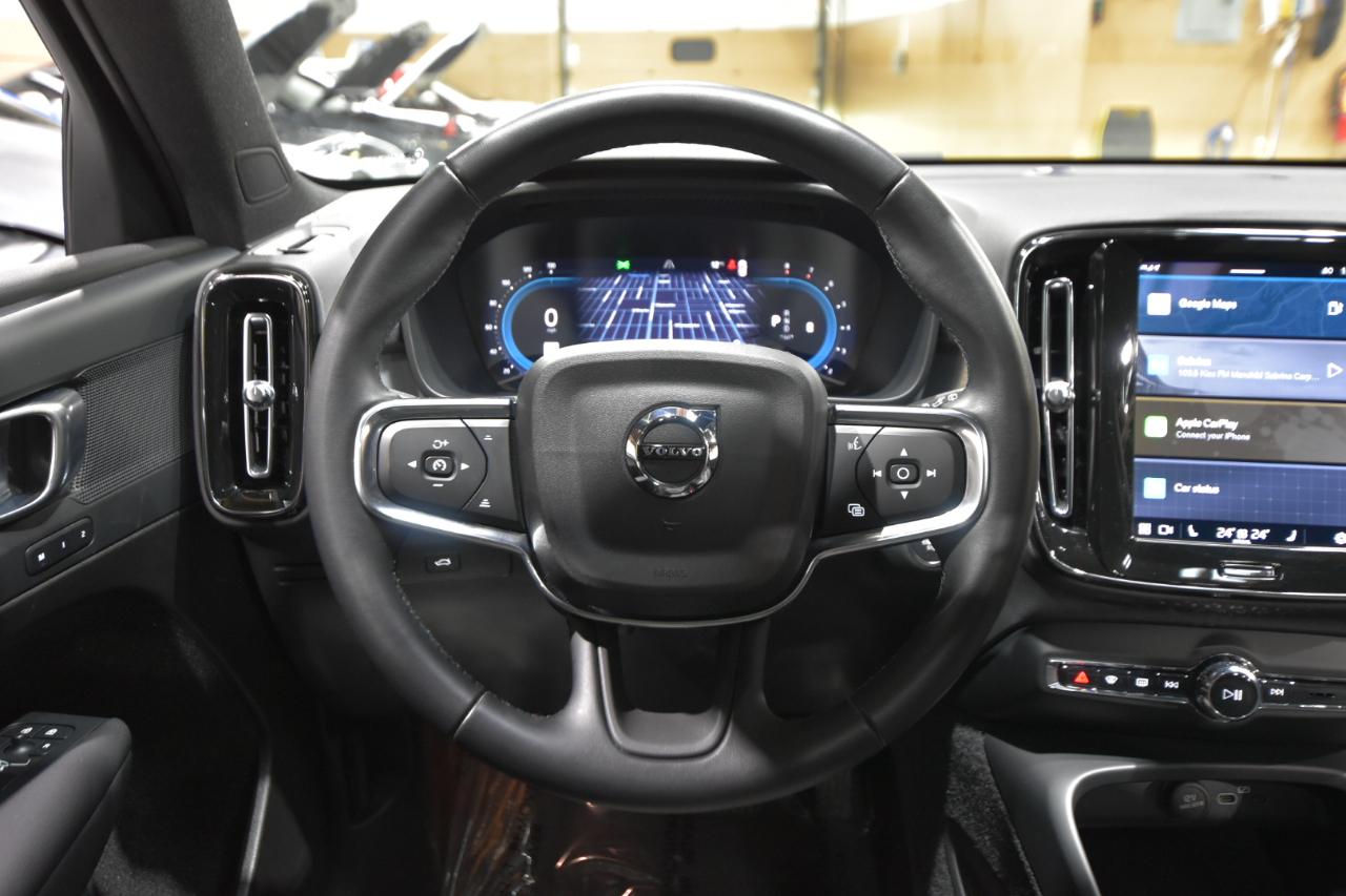 Volvo XC40 B5 AWD Core Bright Theme 2025