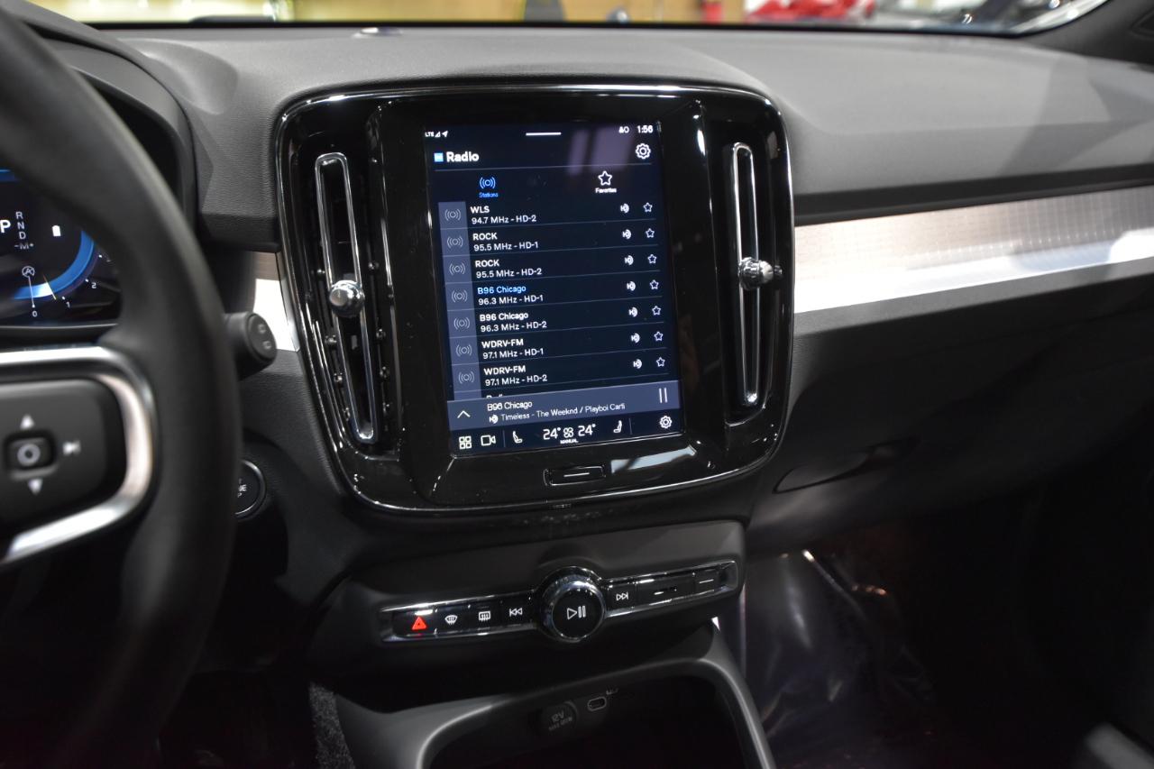 Volvo XC40 B5 AWD Core Bright Theme 2025