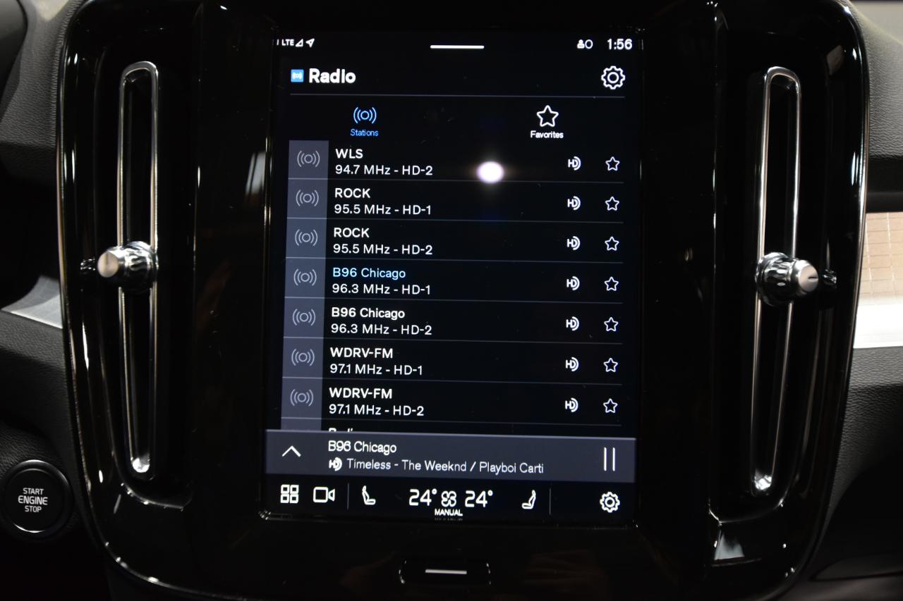 Volvo XC40 B5 AWD Core Bright Theme 2025