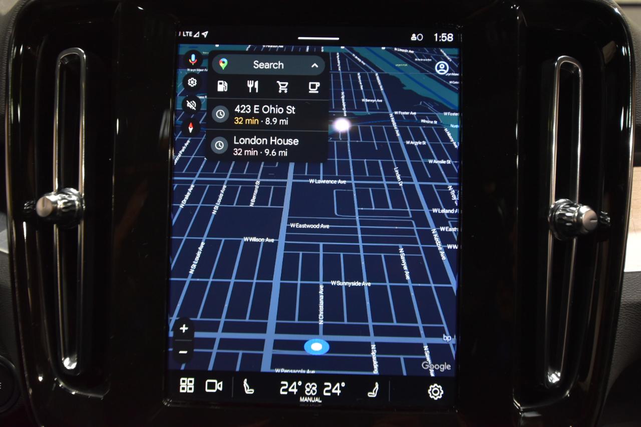 Volvo XC40 B5 AWD Core Bright Theme 2025