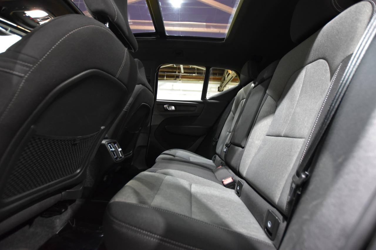 Volvo XC40 B5 AWD Core Bright Theme 2025