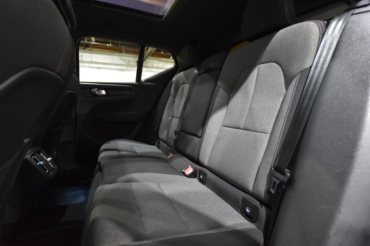 Volvo XC40 B5 AWD Core Bright Theme 2025