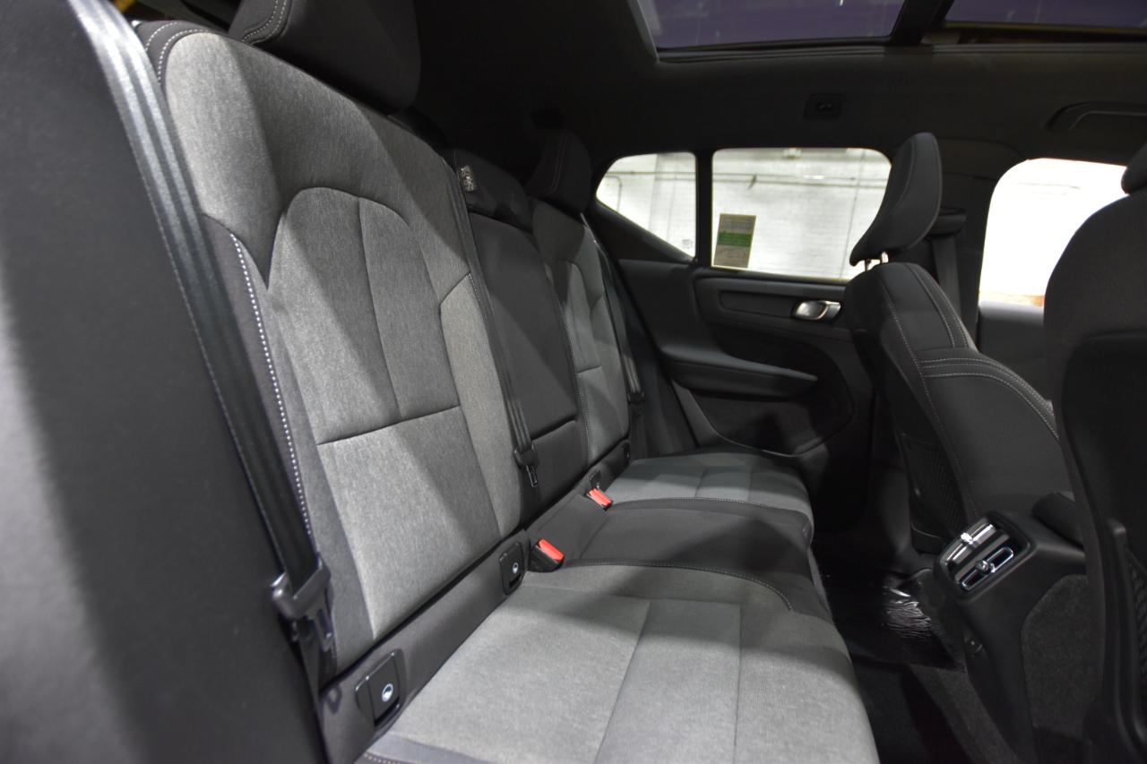 Volvo XC40 B5 AWD Core Bright Theme 2025