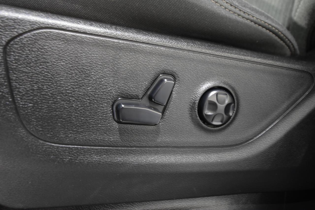 RAM 1500 Big Horn 4x4 Crew Cab 5'7" Box 2020