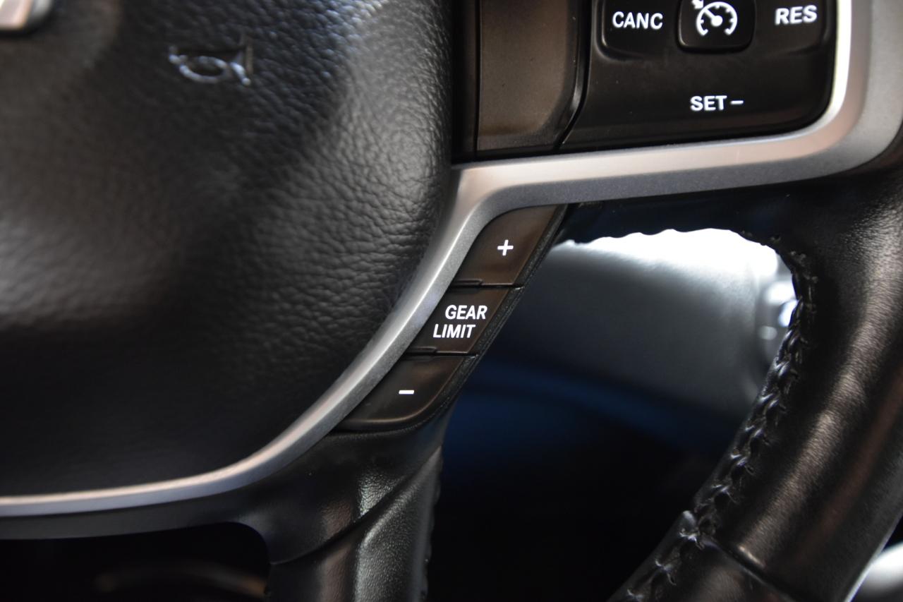 RAM 1500 Big Horn 4x4 Crew Cab 5'7" Box 2020