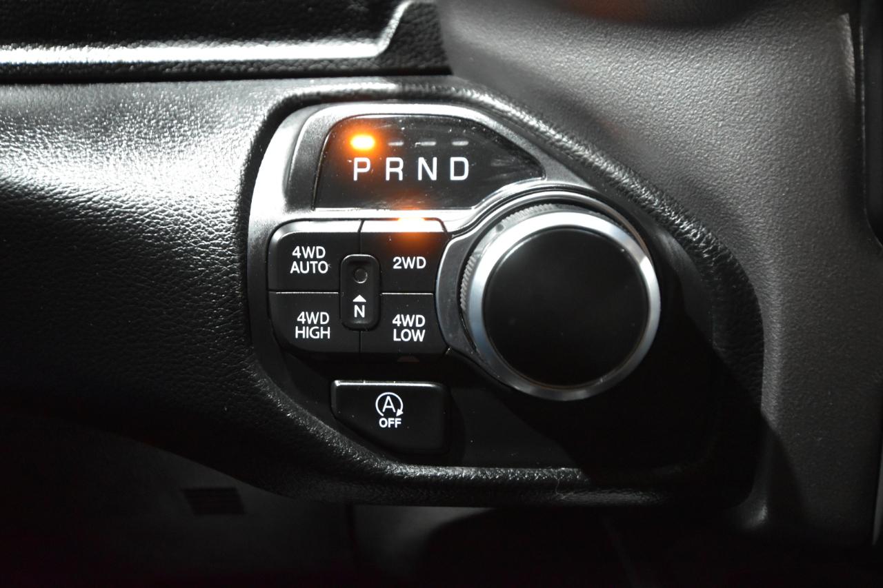 RAM 1500 Big Horn 4x4 Crew Cab 5'7" Box 2020