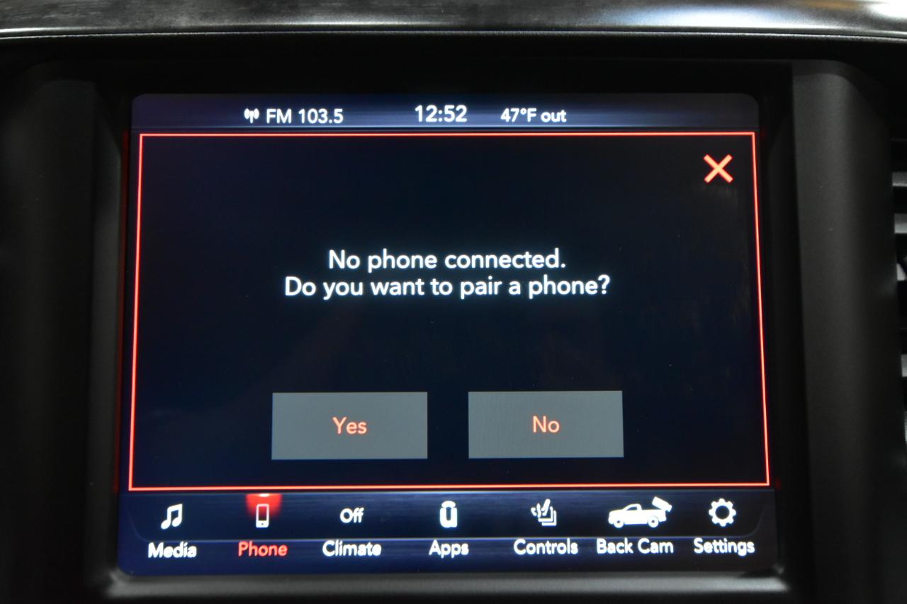 RAM 1500 Big Horn 4x4 Crew Cab 5'7" Box 2020