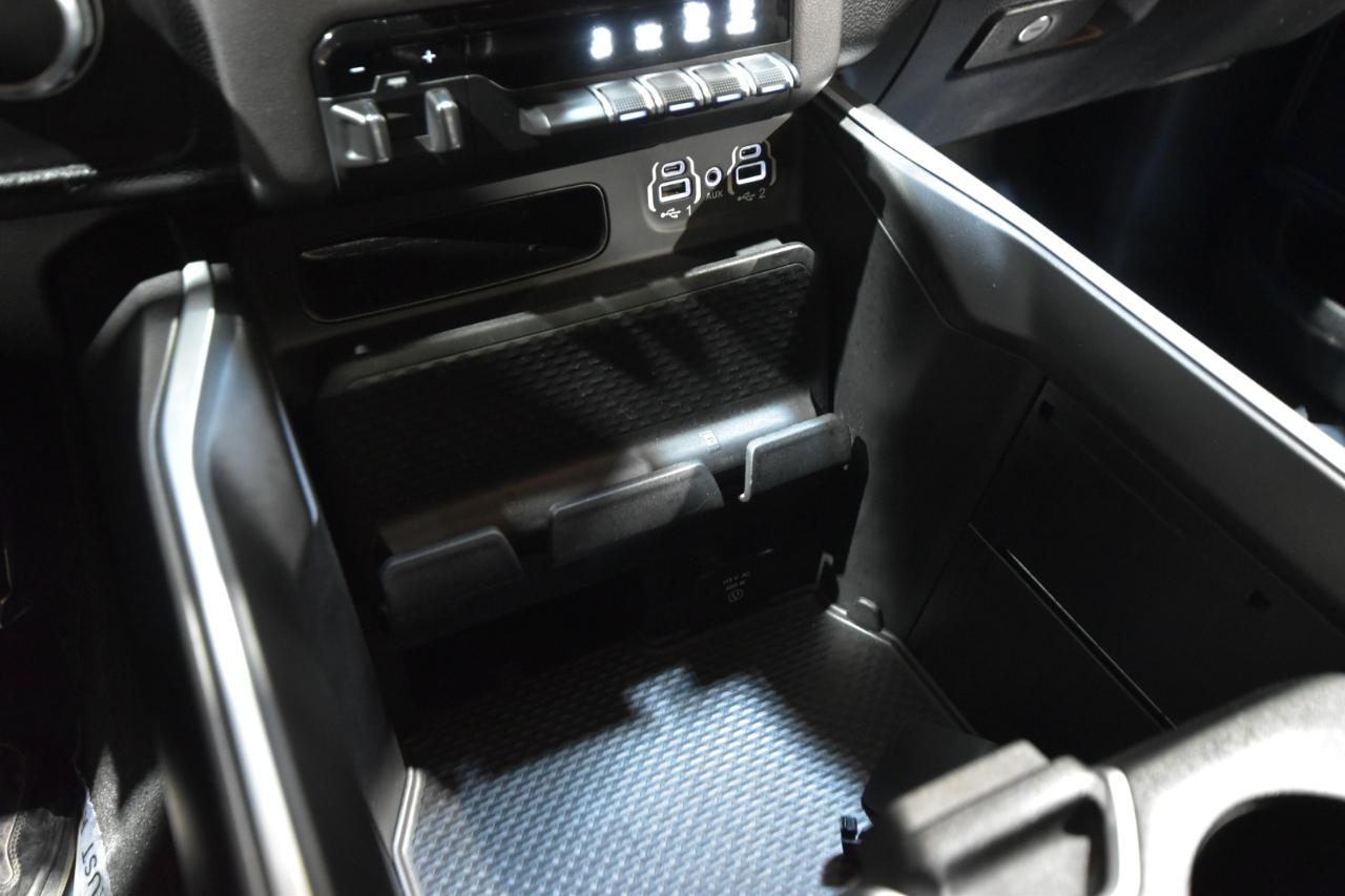 RAM 1500 Big Horn 4x4 Crew Cab 5'7" Box 2020