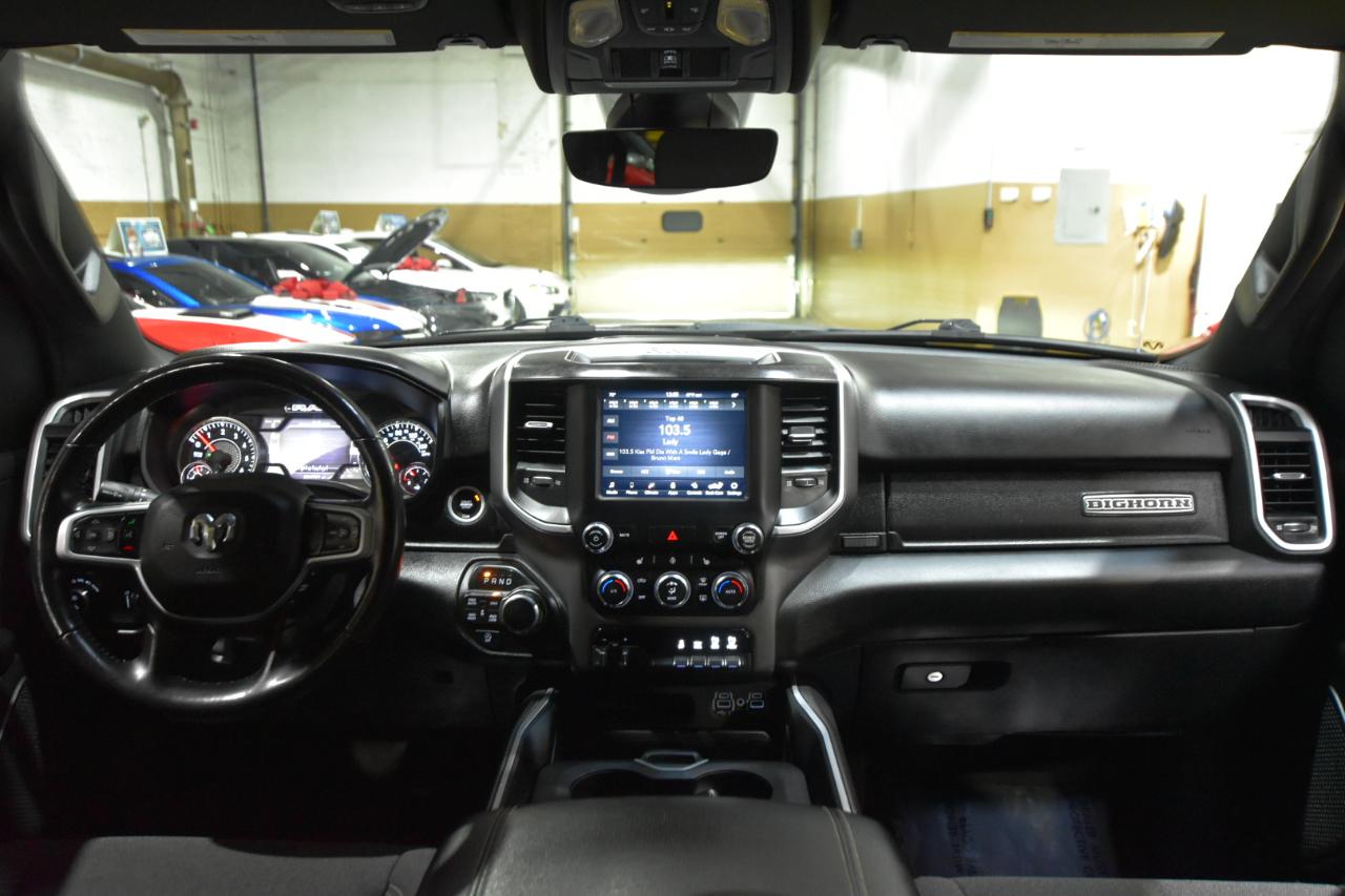RAM 1500 Big Horn 4x4 Crew Cab 5'7" Box 2020