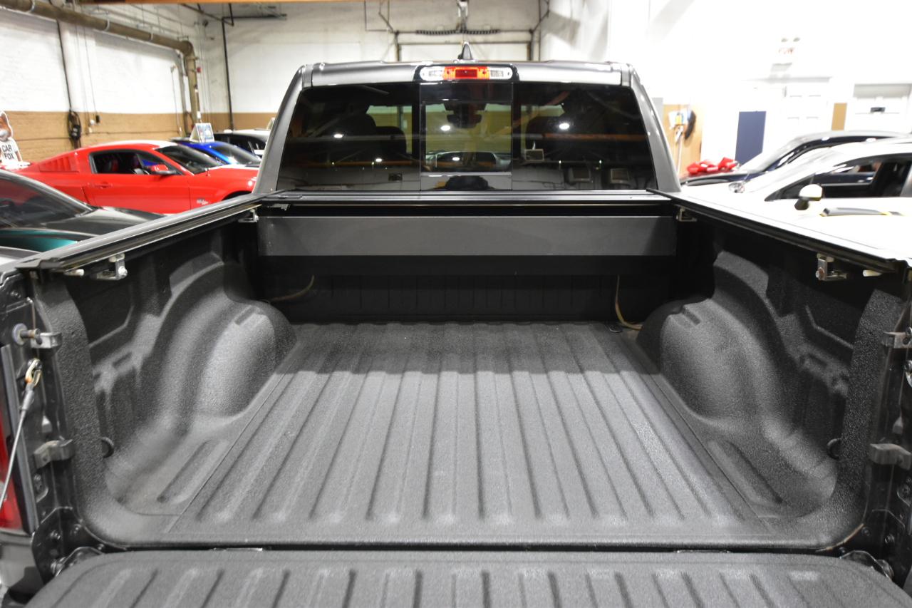 RAM 1500 Big Horn 4x4 Crew Cab 5'7" Box 2020