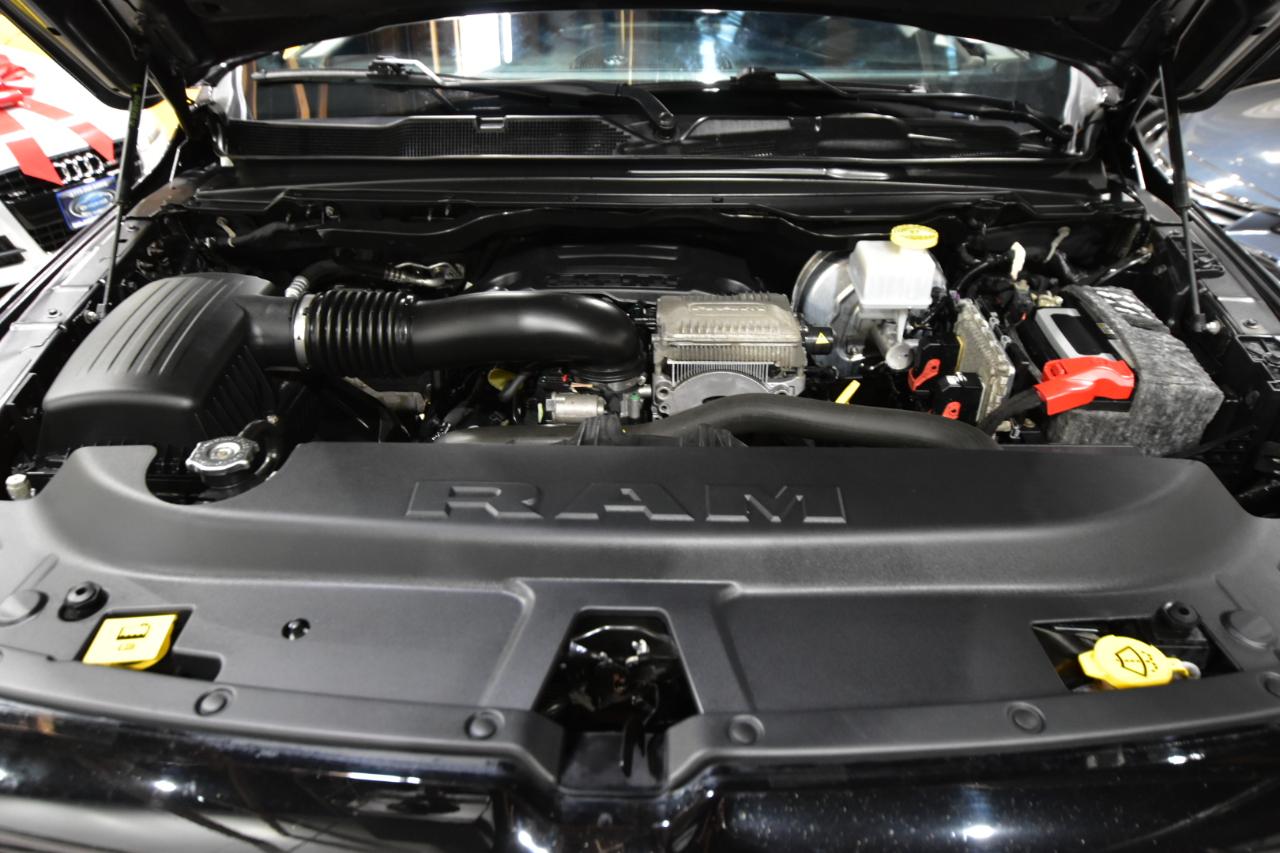 RAM 1500 Big Horn 4x4 Crew Cab 5'7" Box 2020