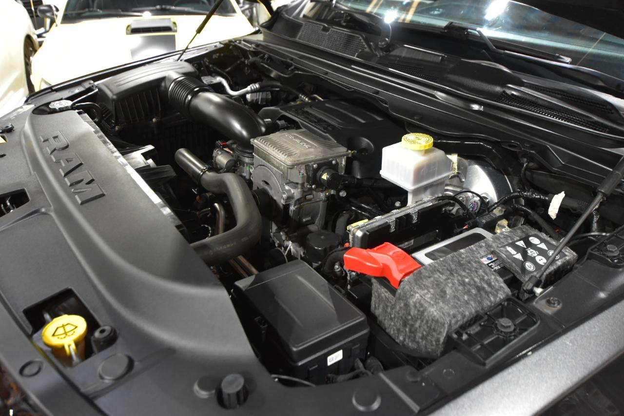 RAM 1500 Big Horn 4x4 Crew Cab 5'7" Box 2020