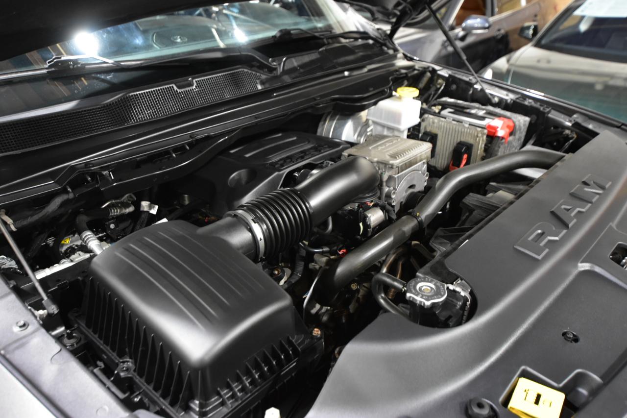 RAM 1500 Big Horn 4x4 Crew Cab 5'7" Box 2020