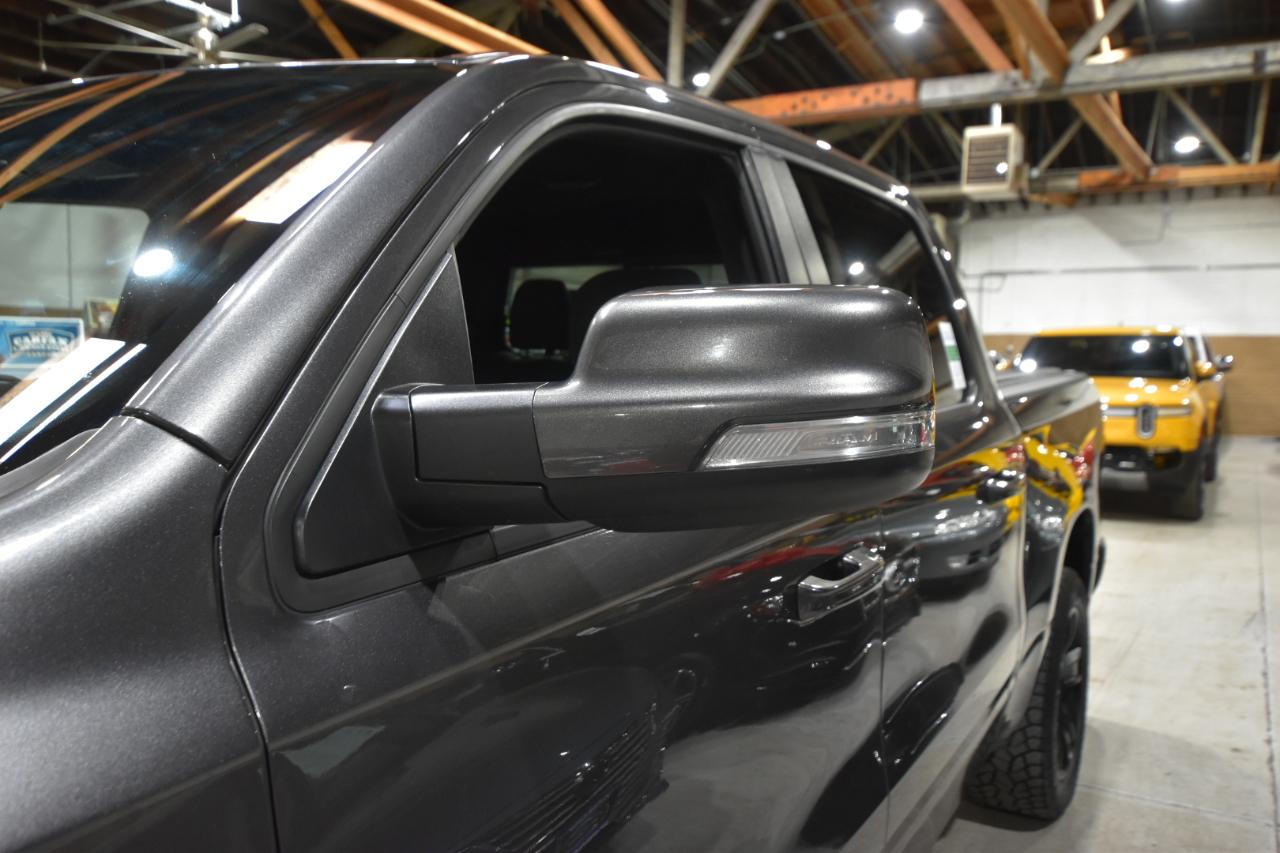 RAM 1500 Big Horn 4x4 Crew Cab 5'7" Box 2020