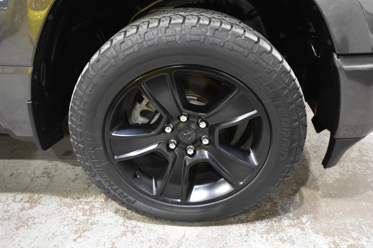 RAM 1500 Big Horn 4x4 Crew Cab 5'7" Box 2020