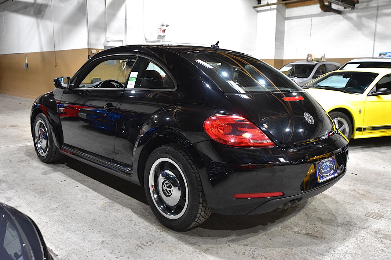 Volkswagen Beetle 2dr Cpe Man 2.5L PZEV 2012
