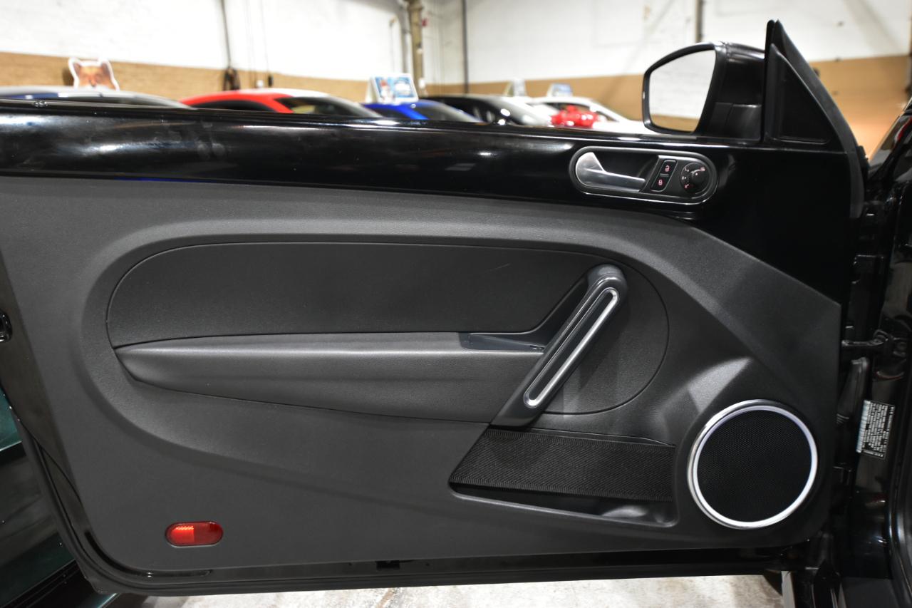 Volkswagen Beetle 2dr Cpe Man 2.5L PZEV 2012