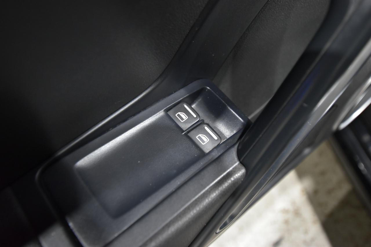 Volkswagen Beetle 2dr Cpe Man 2.5L PZEV 2012