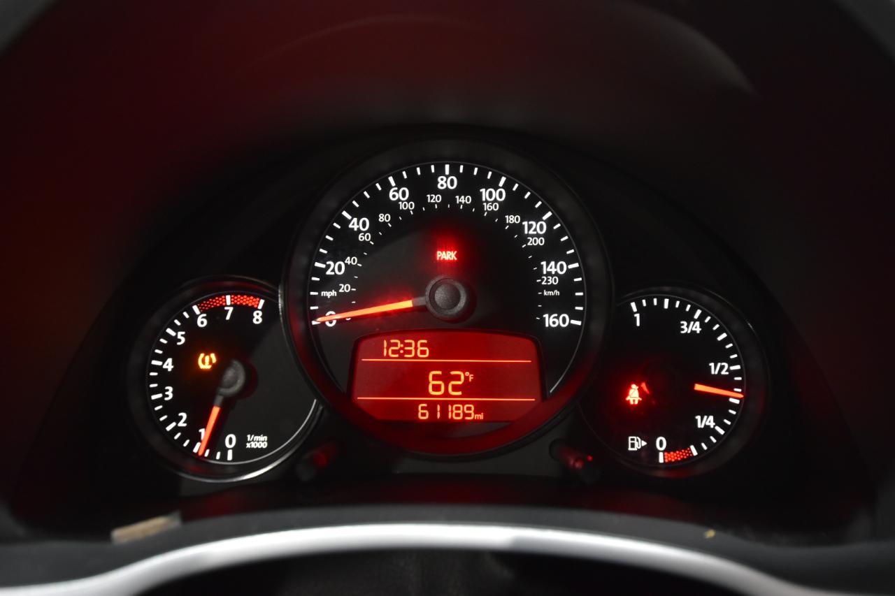 Volkswagen Beetle 2dr Cpe Man 2.5L PZEV 2012