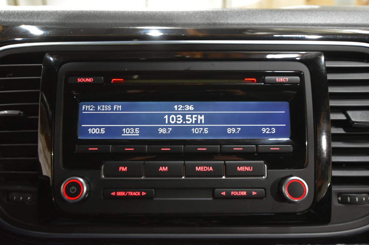 Volkswagen Beetle 2dr Cpe Man 2.5L PZEV 2012