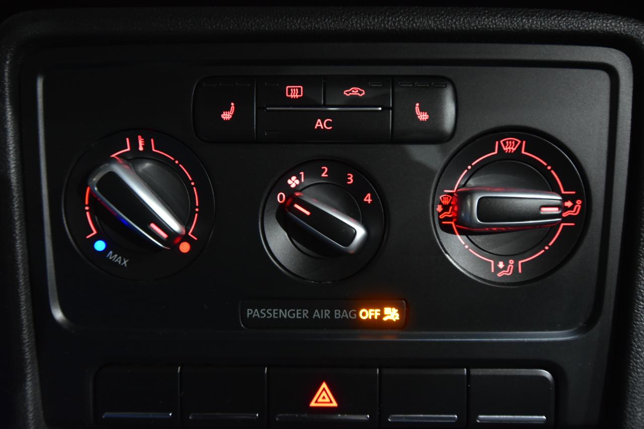 Volkswagen Beetle 2dr Cpe Man 2.5L PZEV 2012