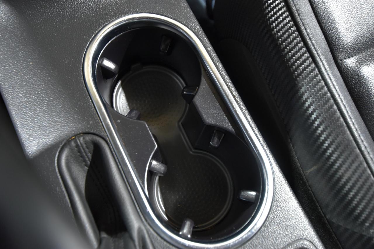 Volkswagen Beetle 2dr Cpe Man 2.5L PZEV 2012