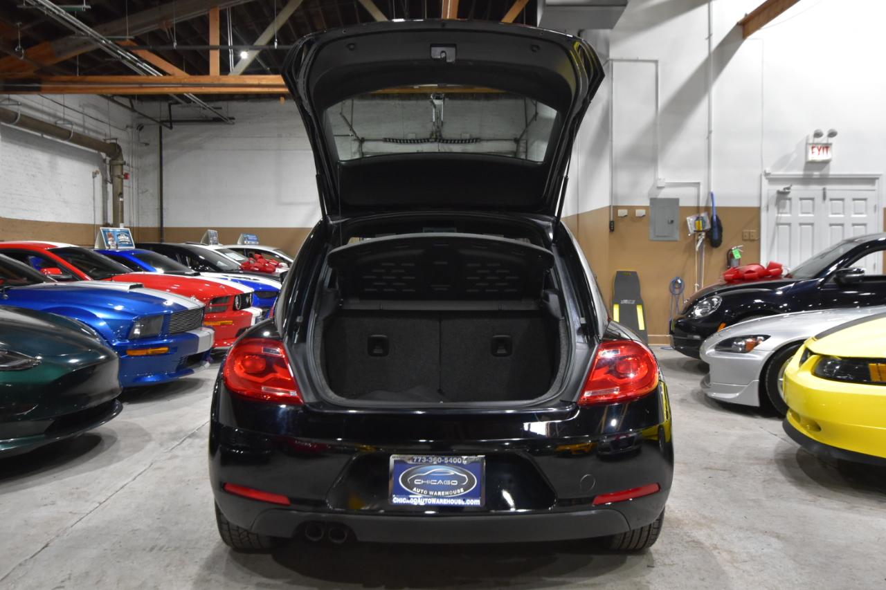 Volkswagen Beetle 2dr Cpe Man 2.5L PZEV 2012