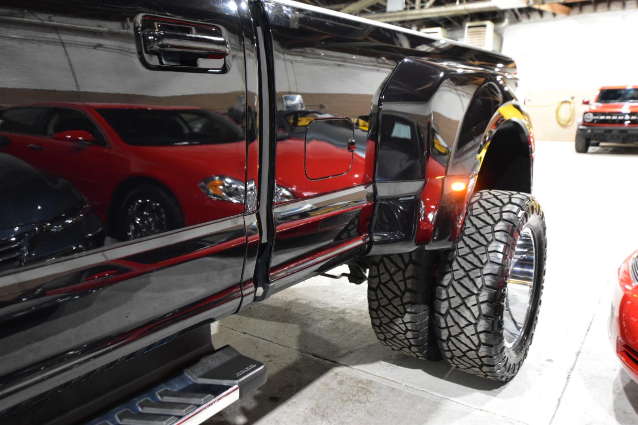 Ford Super Duty F-350 DRW Lariat 4WD Crew Cab 8' Box 2020