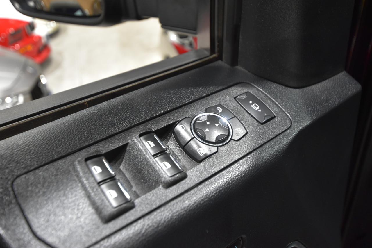 Ford Super Duty F-350 DRW Lariat 4WD Crew Cab 8' Box 2020