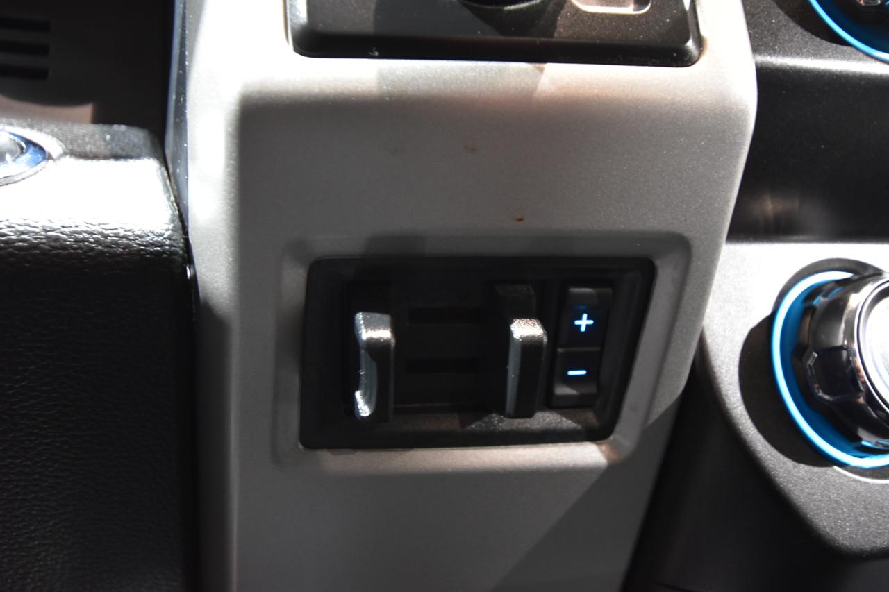 Ford Super Duty F-350 DRW Lariat 4WD Crew Cab 8' Box 2020