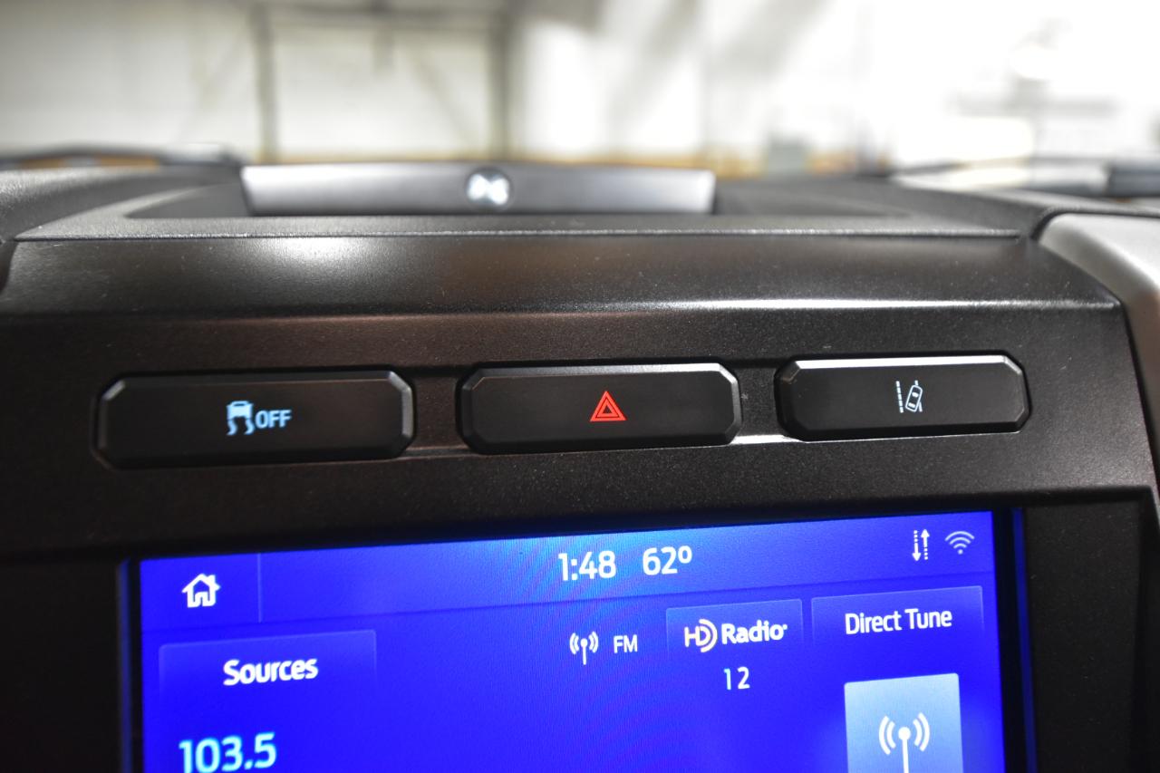 Ford Super Duty F-350 DRW Lariat 4WD Crew Cab 8' Box 2020