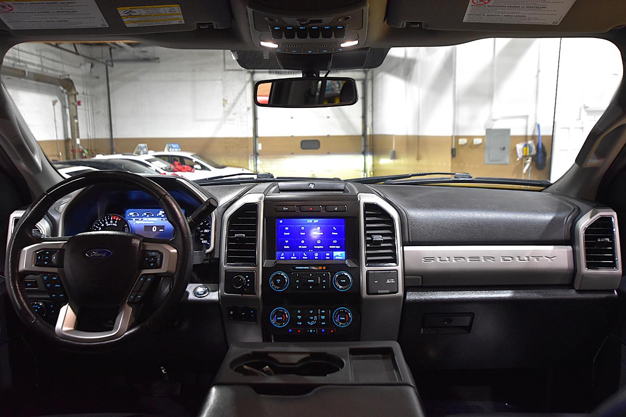 Ford Super Duty F-350 DRW Lariat 4WD Crew Cab 8' Box 2020