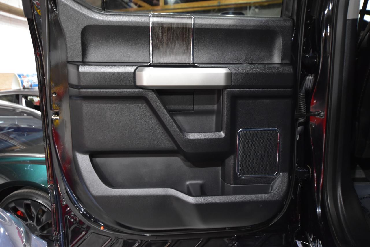 Ford Super Duty F-350 DRW Lariat 4WD Crew Cab 8' Box 2020