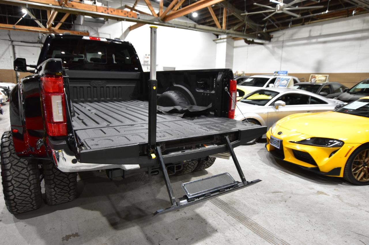 Ford Super Duty F-350 DRW Lariat 4WD Crew Cab 8' Box 2020