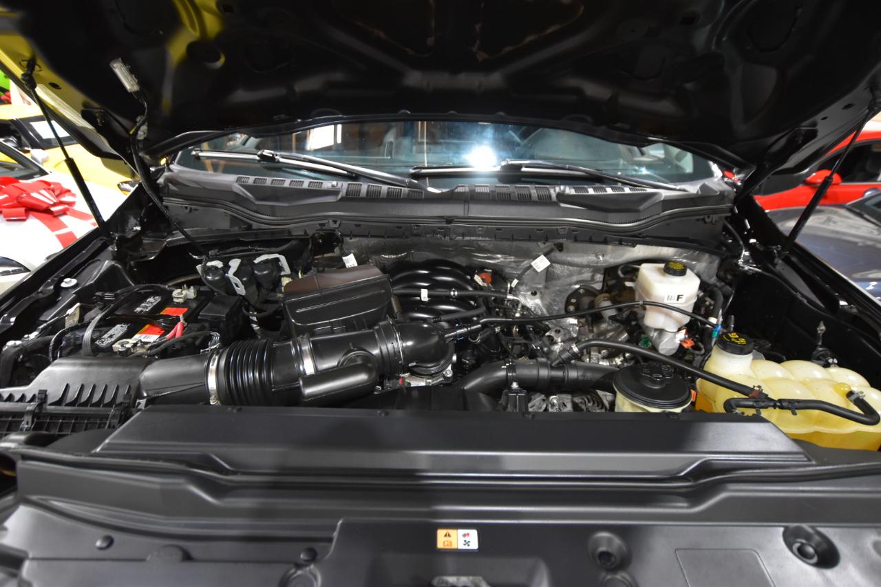 Ford Super Duty F-350 DRW Lariat 4WD Crew Cab 8' Box 2020