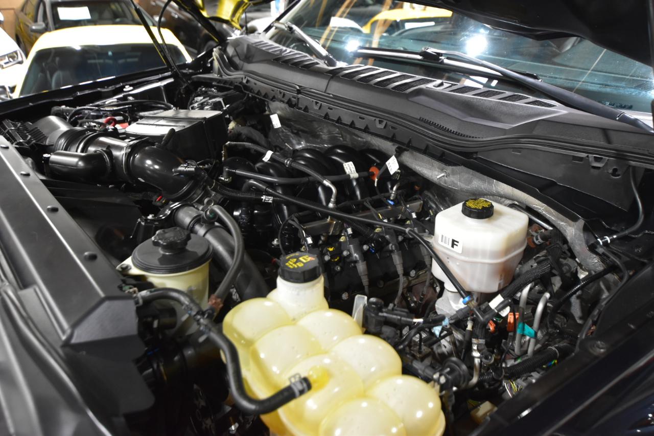 Ford Super Duty F-350 DRW Lariat 4WD Crew Cab 8' Box 2020