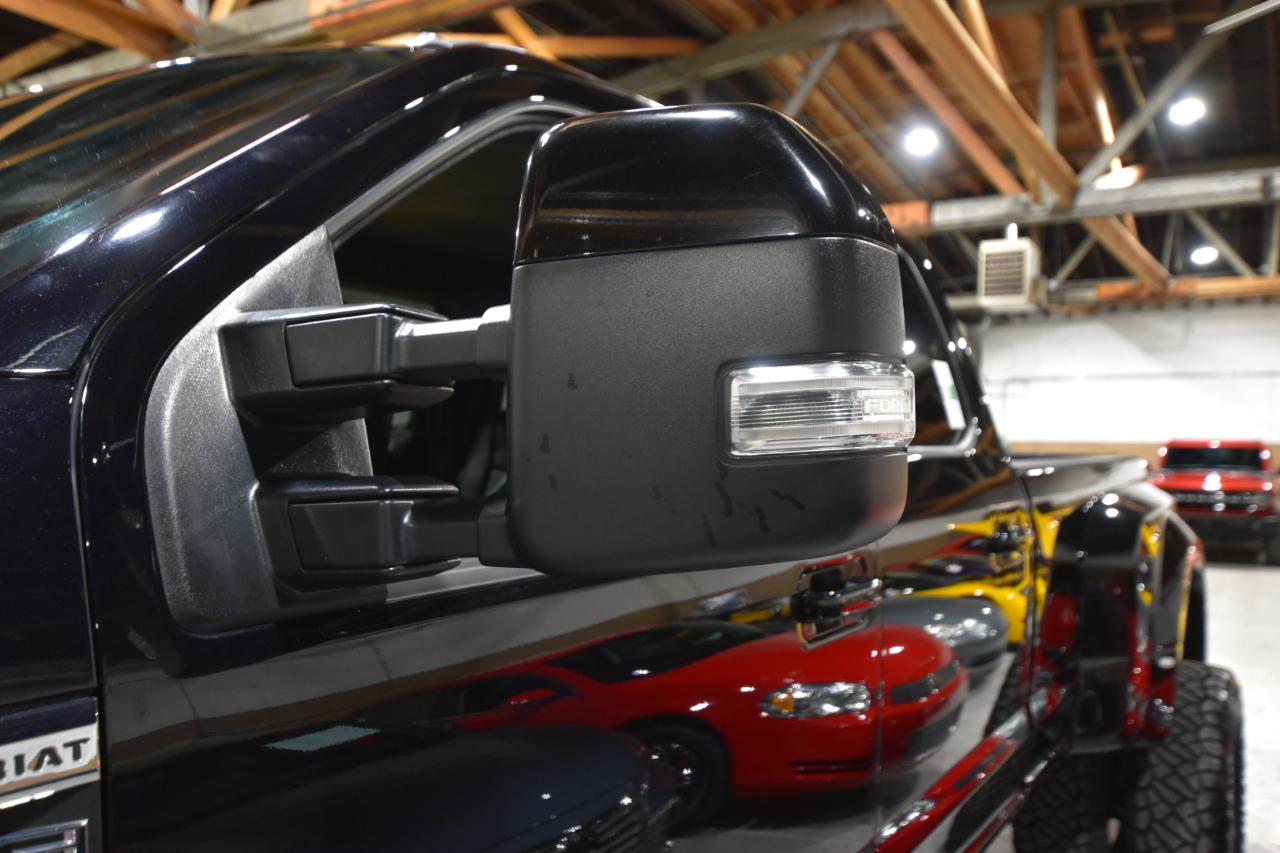 Ford Super Duty F-350 DRW Lariat 4WD Crew Cab 8' Box 2020