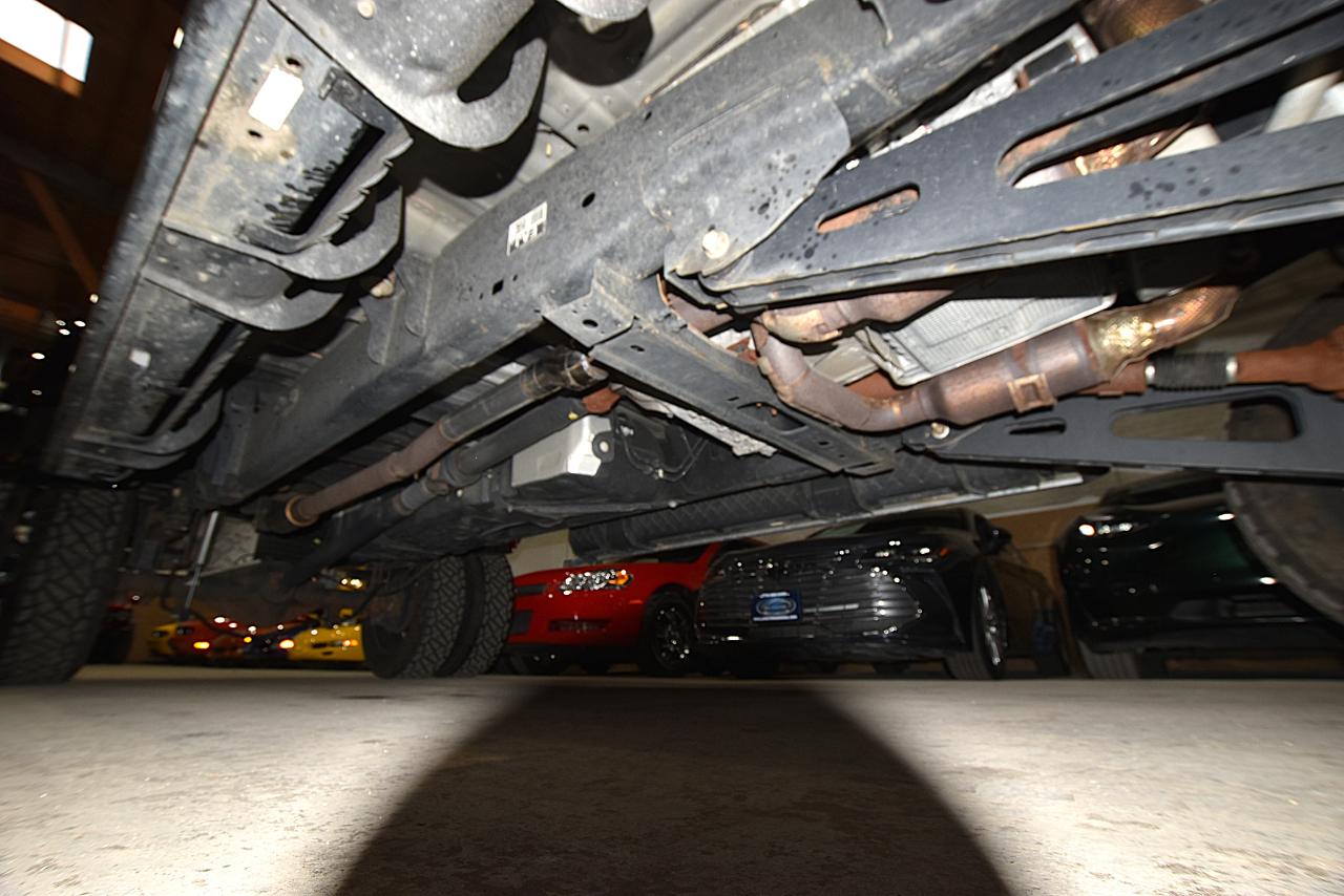 Ford Super Duty F-350 DRW Lariat 4WD Crew Cab 8' Box 2020