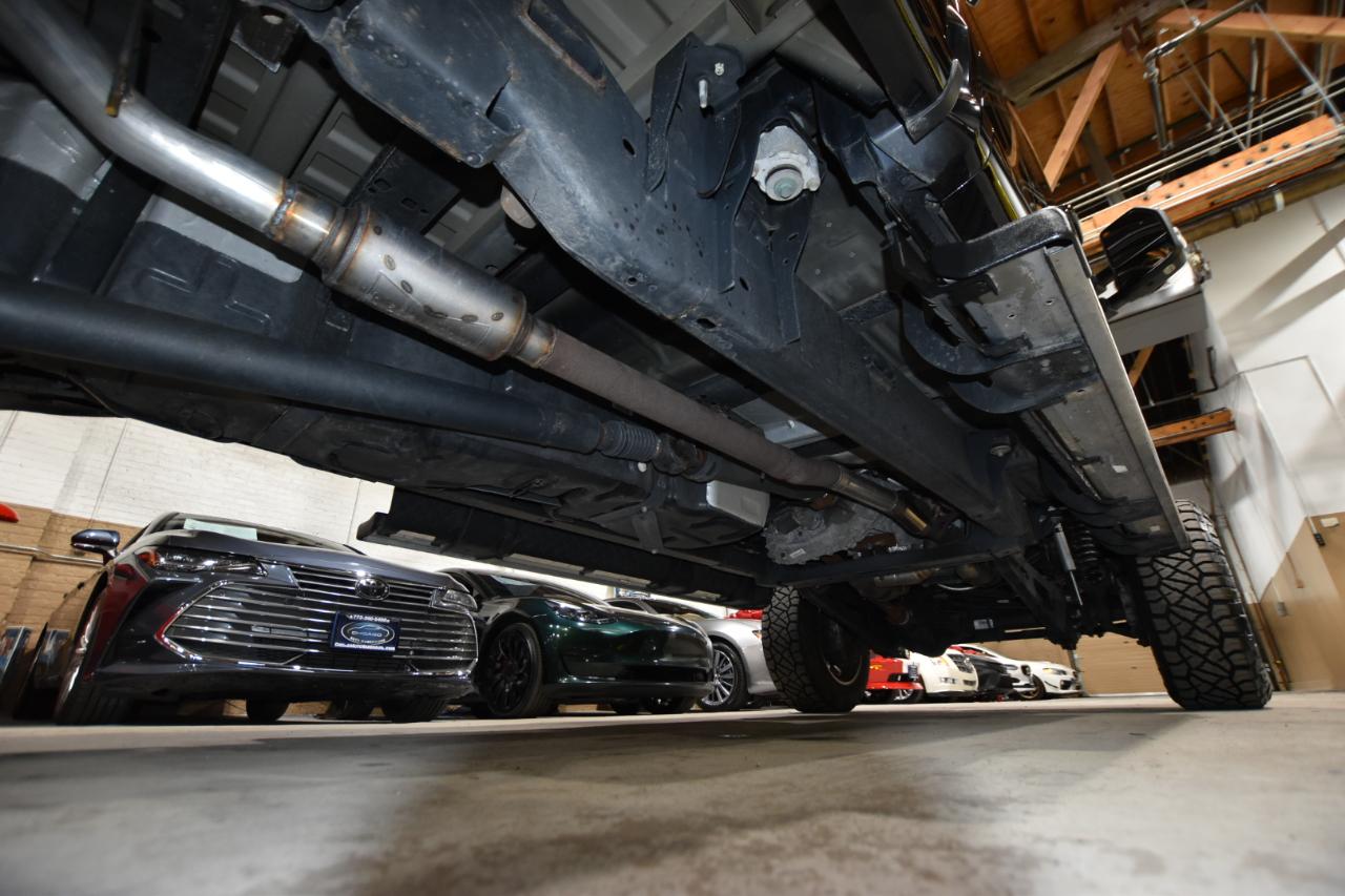 Ford Super Duty F-350 DRW Lariat 4WD Crew Cab 8' Box 2020