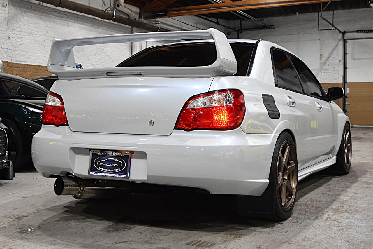 Subaru Impreza Sedan (Natl) 2.5 WRX STi w/Gold Wheels 2005