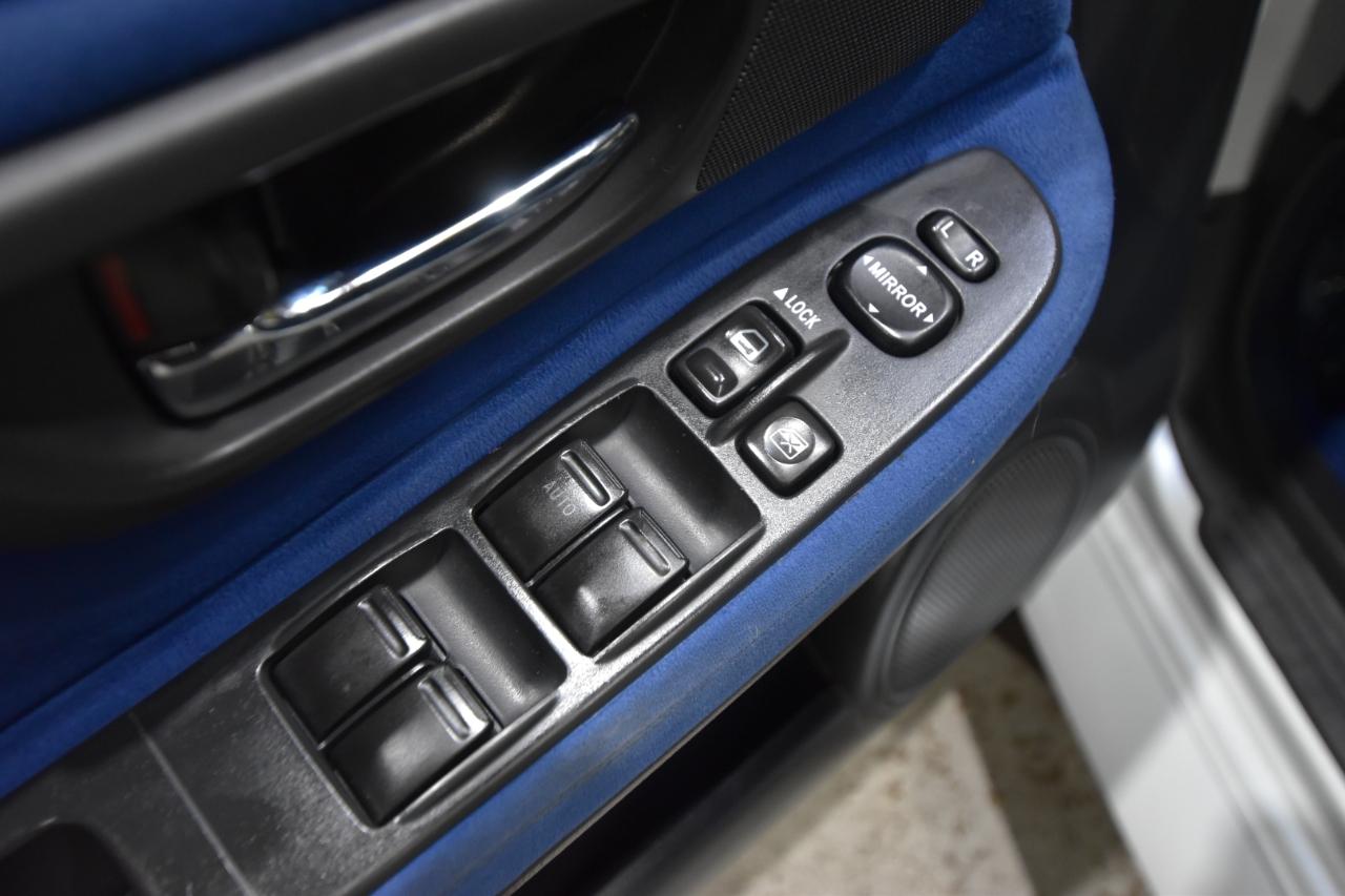 Subaru Impreza Sedan (Natl) 2.5 WRX STi w/Gold Wheels 2005