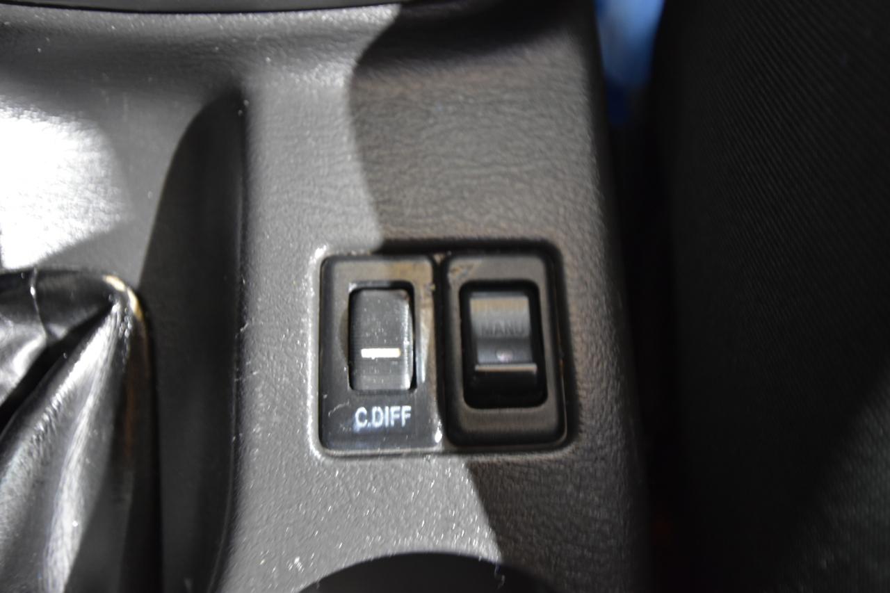 Subaru Impreza Sedan (Natl) 2.5 WRX STi w/Gold Wheels 2005