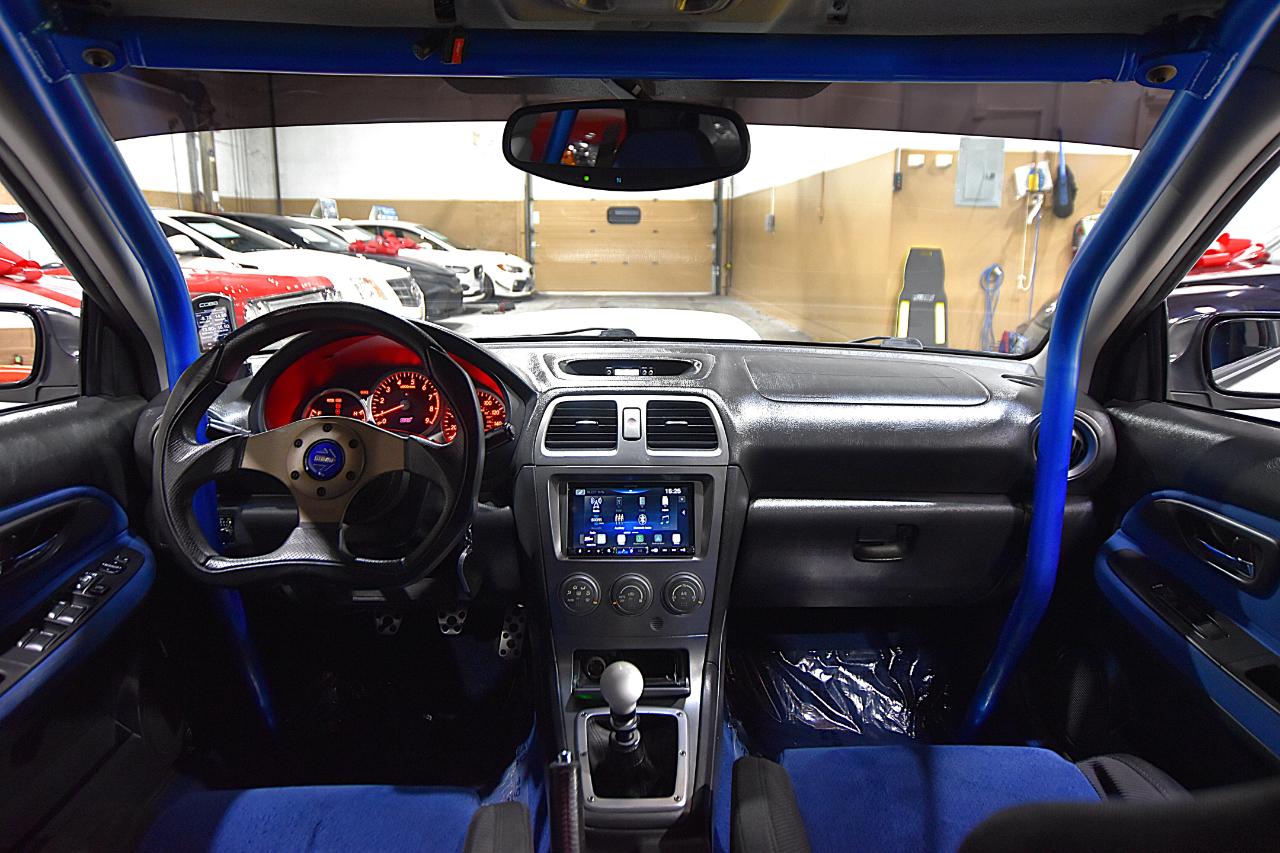 Subaru Impreza Sedan (Natl) 2.5 WRX STi w/Gold Wheels 2005