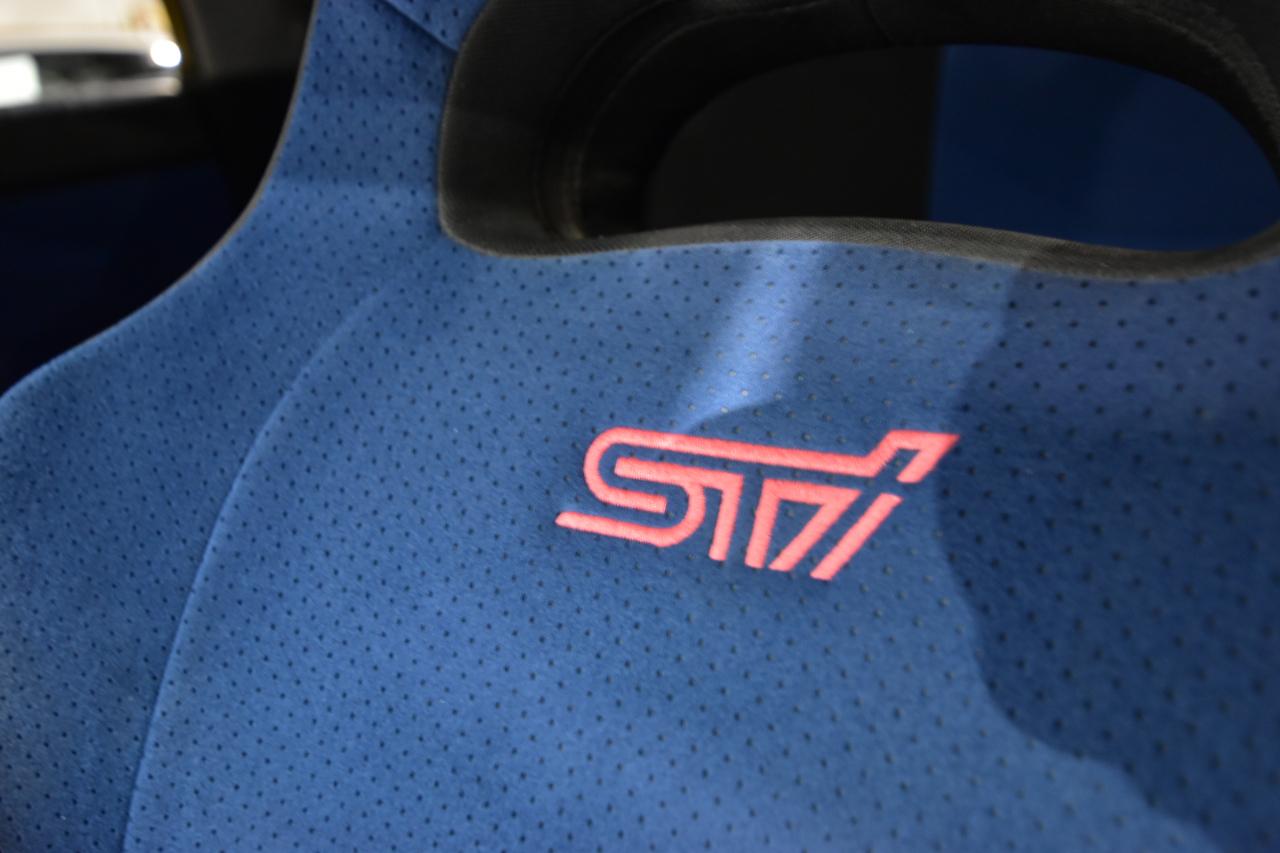 Subaru Impreza Sedan (Natl) 2.5 WRX STi w/Gold Wheels 2005