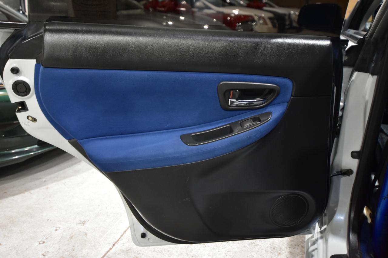 Subaru Impreza Sedan (Natl) 2.5 WRX STi w/Gold Wheels 2005