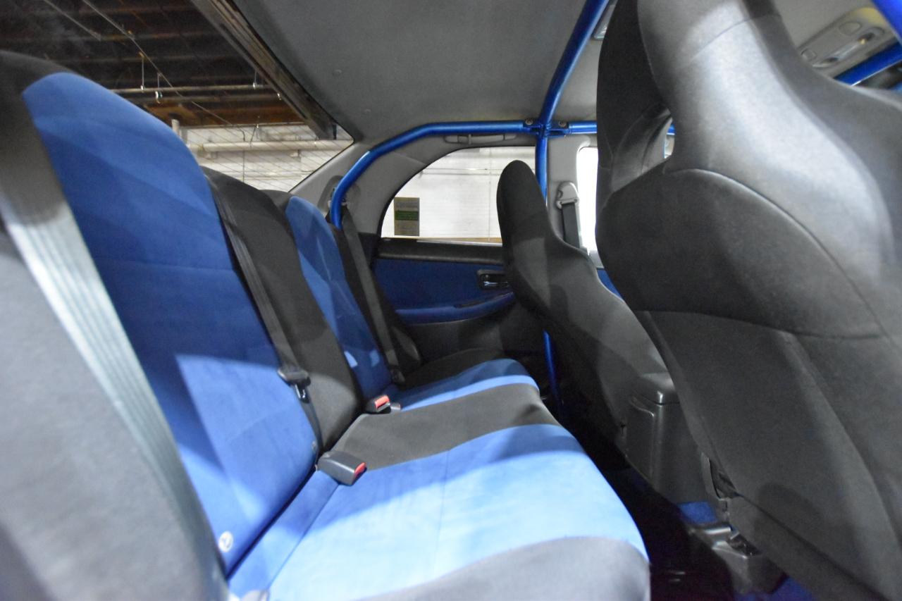 Subaru Impreza Sedan (Natl) 2.5 WRX STi w/Gold Wheels 2005