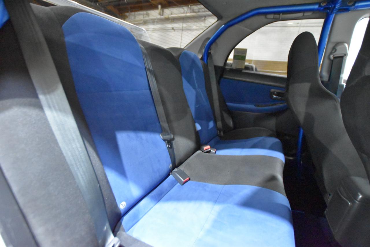 Subaru Impreza Sedan (Natl) 2.5 WRX STi w/Gold Wheels 2005