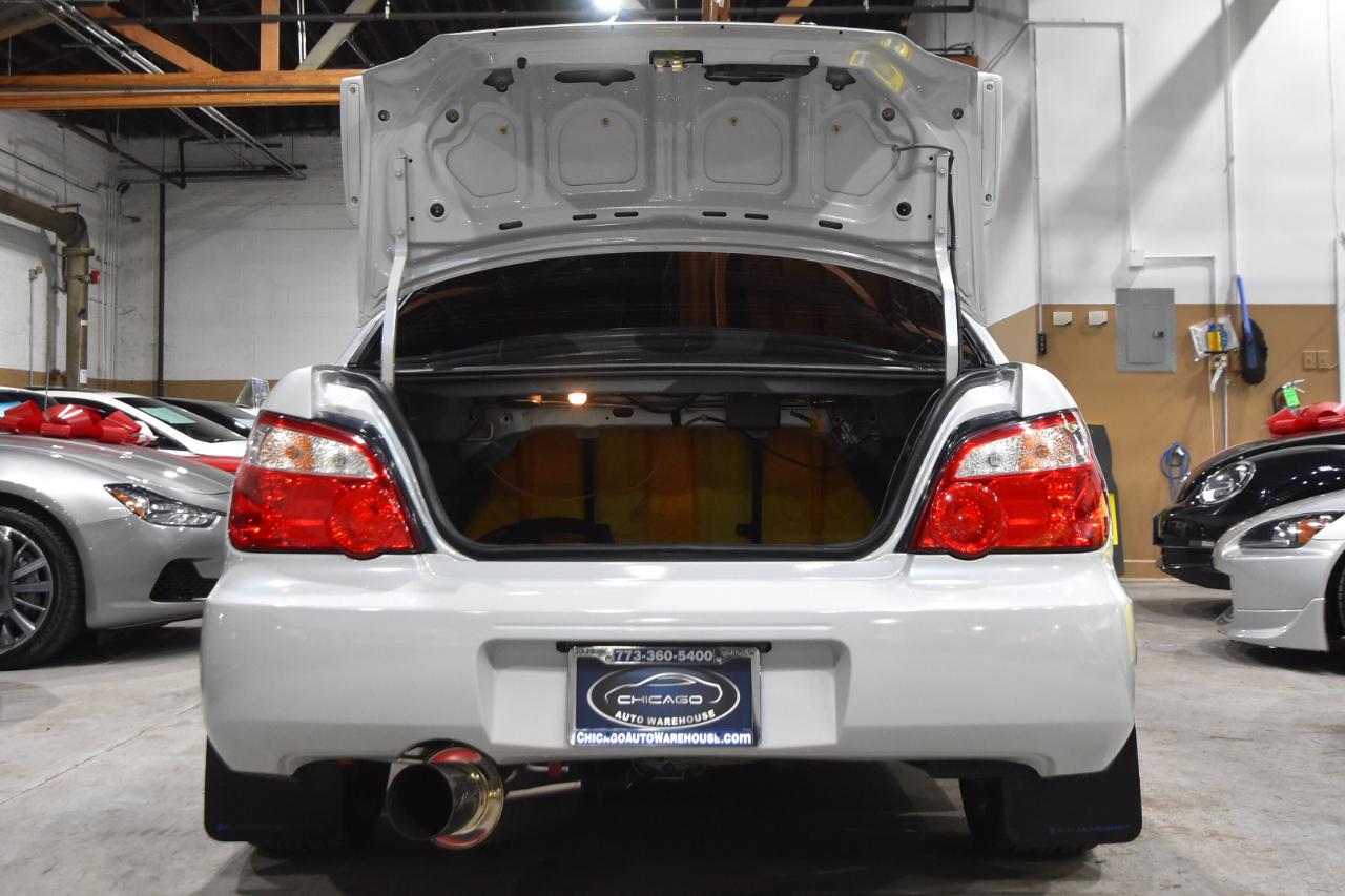 Subaru Impreza Sedan (Natl) 2.5 WRX STi w/Gold Wheels 2005